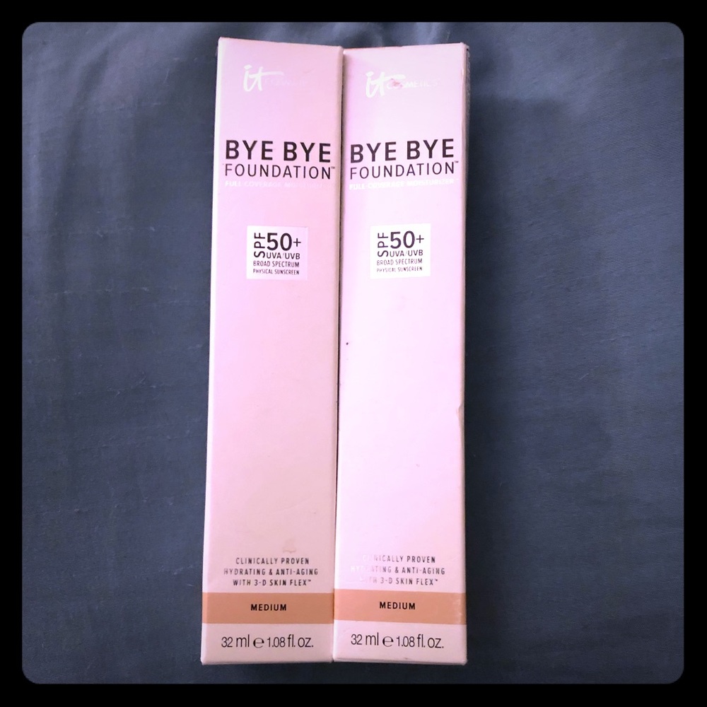 iT Cosmetics BYE BYE Foundation
